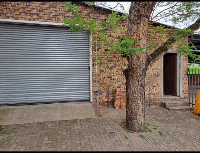 95M² INDUSTRIAL YARD TO LET IN VINTONIA